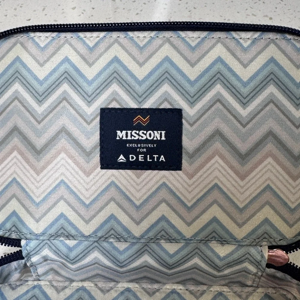 Missoni Delta Airlines Navy Blue Chevron Embossed Cosmetic Toiletry Bag Pouch